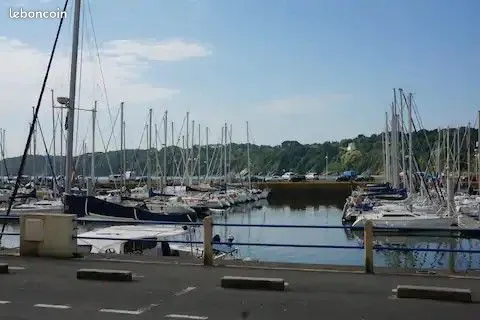 Deux pièces meublé vue sur le port