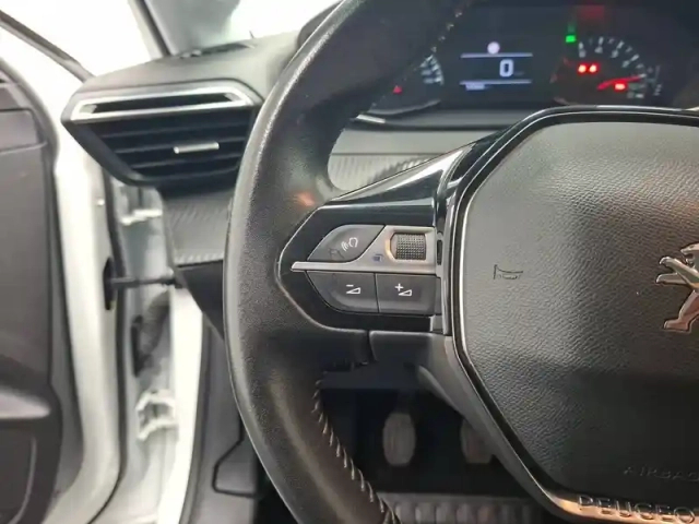 Peugeot 208 puretech 100 s&amp;s bvm6 — photo 31