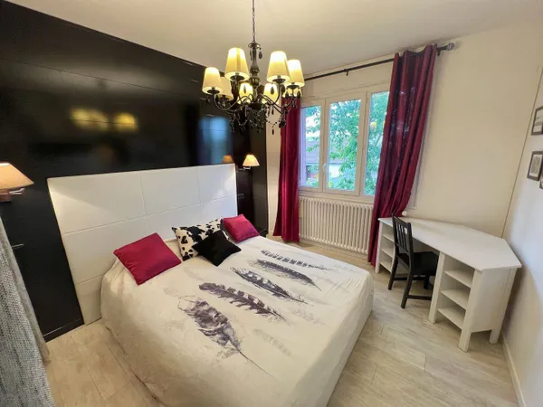 Maison 10 pièces 200 m²