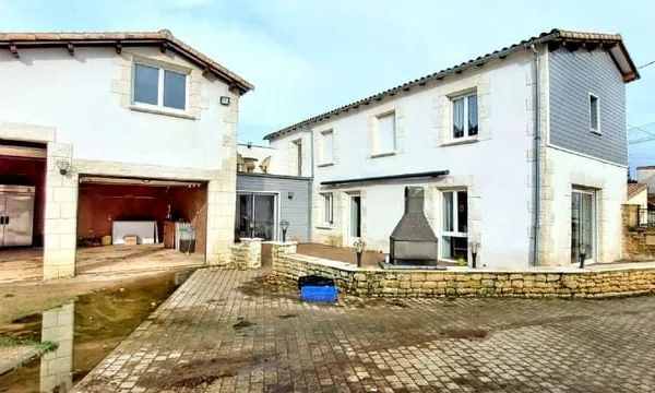 Maison 5 pièces 195 m²