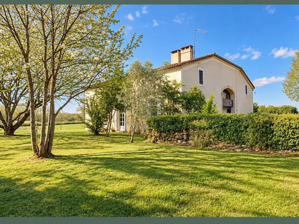 Entre Bazas et Langon -Maison en pierre -5 chambres , dépendan