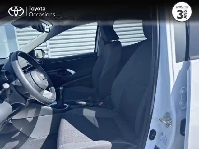 Toyota Yaris 70 vvt-i design 5p — photo 11