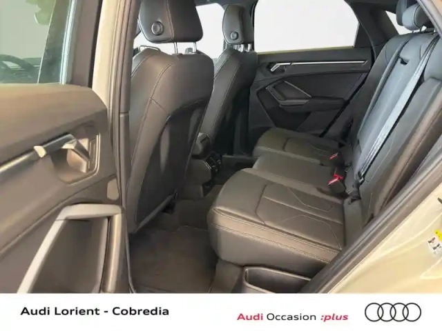 Audi Q3 sportback 35 tfsi 150ch s line s tronic 7 — photo 8
