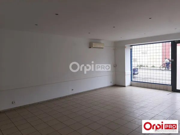 Local commercial 111 m²