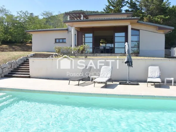 Magnifique villa d'architecte très lumineuse avec splendide vue