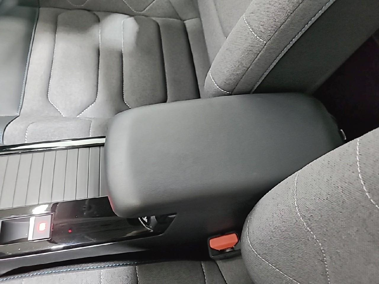 Citroën C4 e-c4 136 ch automatique feel pack — photo 22