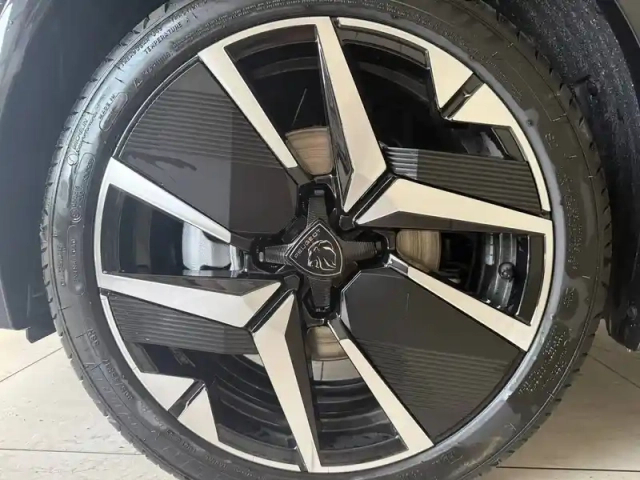 Peugeot 208 electrique 156ch 54 kwh — photo 5