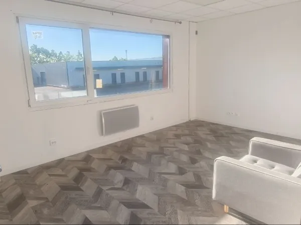 📍 Bureaux à louer - 35 m² - Escaudain