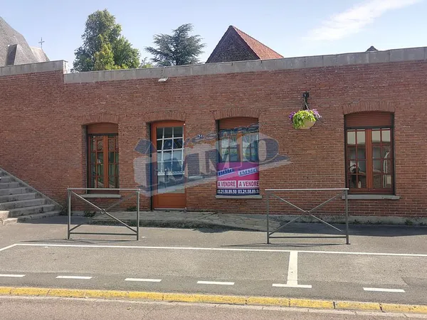 Local 143 m² Avesnes-le-Comte