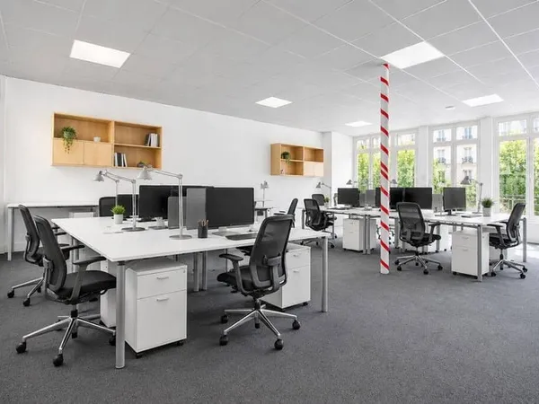 Bureaux 290 m²