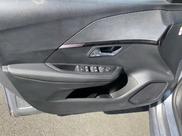 Peugeot 208 1.2 100ch s&amp;s allure — photo 6
