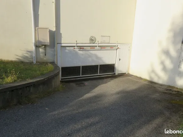 Garage à louer