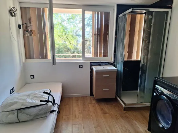 Studio 1 pièce 14 m²