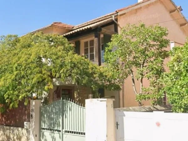 Maison de caractère rénovée avec piscine et garage - Saint-Jean-du-Var