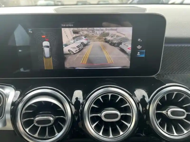 Mercedes Glb 200 amg line — photo 11