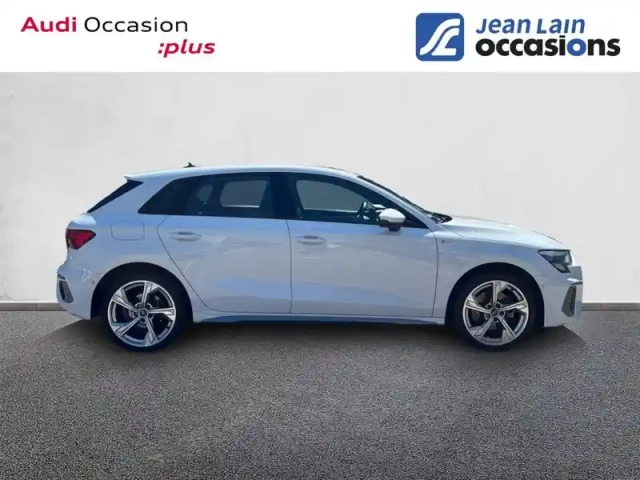 Audi A3 sportback 40 tfsie 204 s tronic 6 — photo 4
