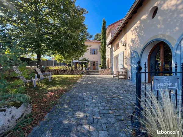 Ensemble Immobilier rénové - Prestations haut de gamme