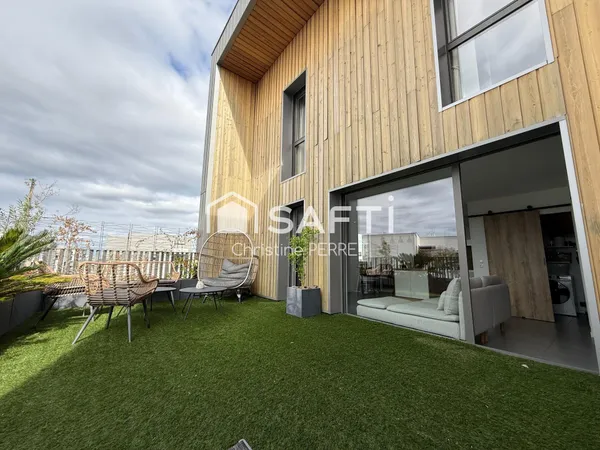 Appartement T5 dernier étage avec terrasse, vue Lac