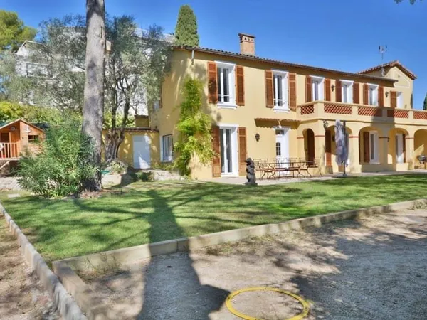 Villa 5 pièces 170 m²