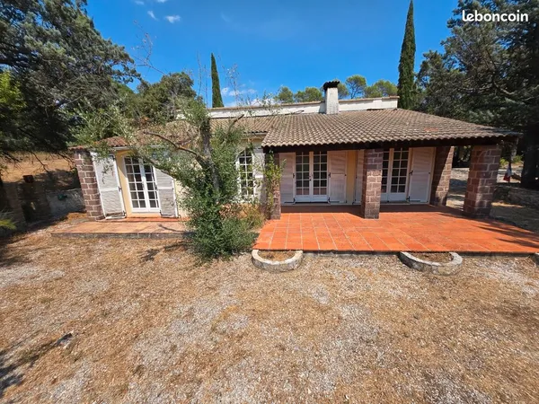 Maison avec piscine et 1 hectare au calme,à rénover
