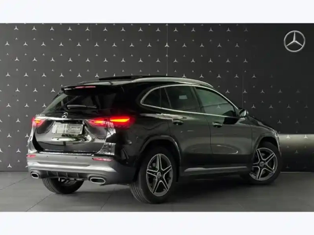 Mercedes Gla 200 d amg line — photo 25