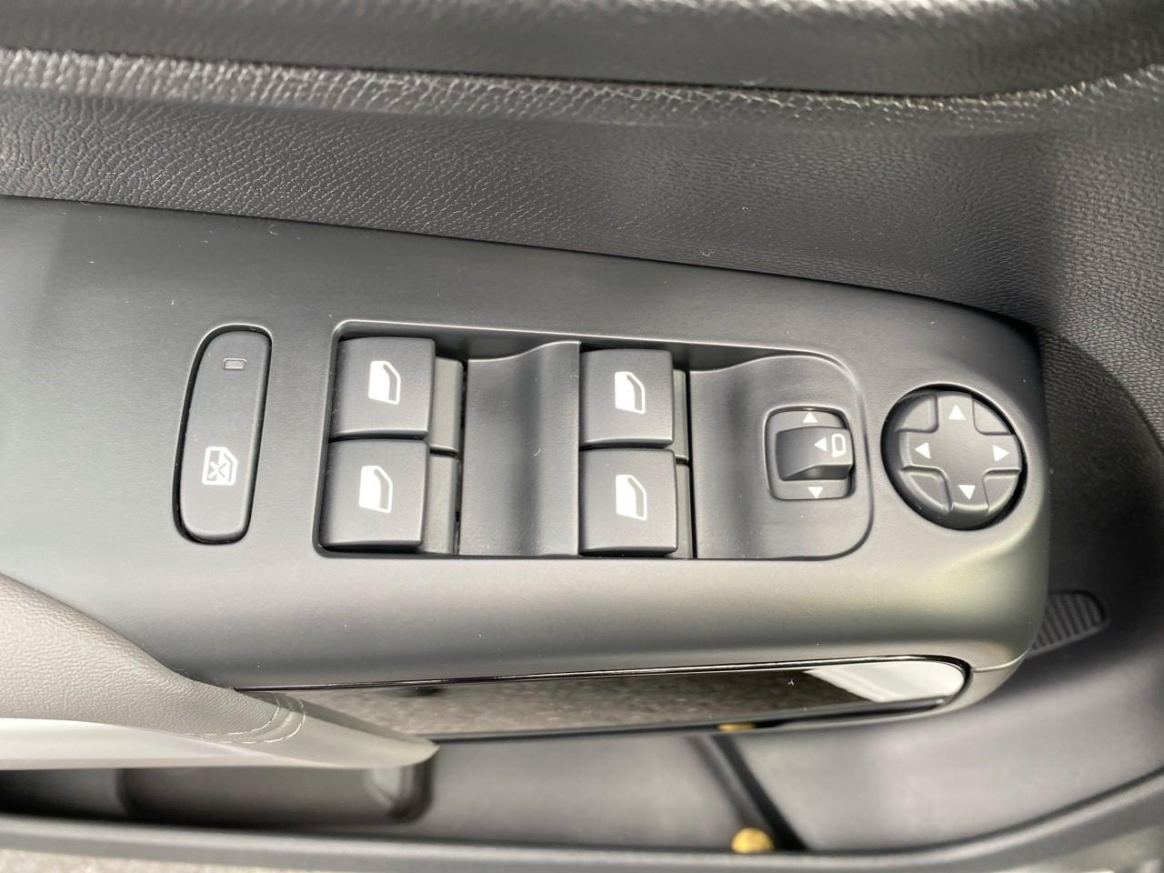 Citroën C5 Aircross hybrid rechargeable 225ch shine pack e-eat8 — photo 13