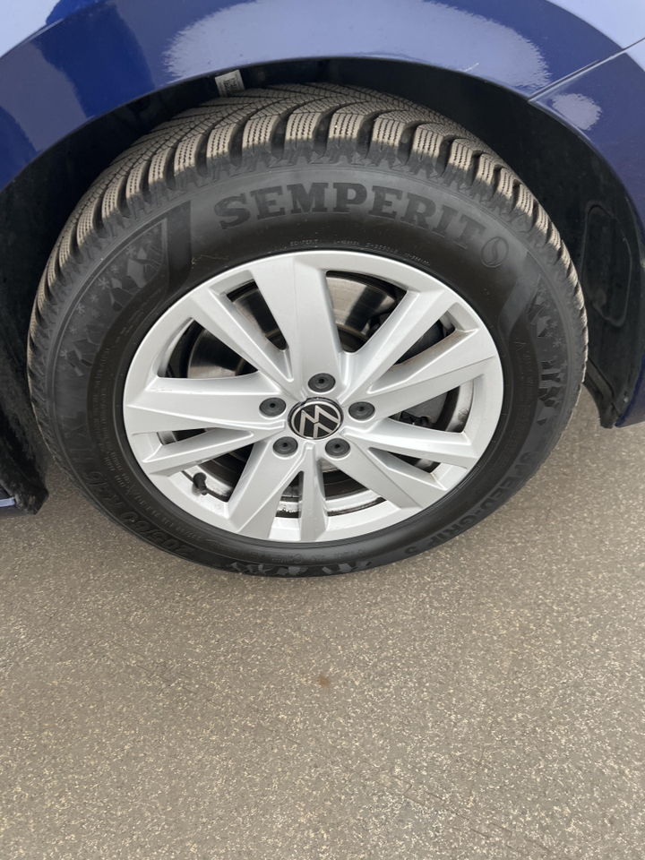 Volkswagen Touran — photo 38