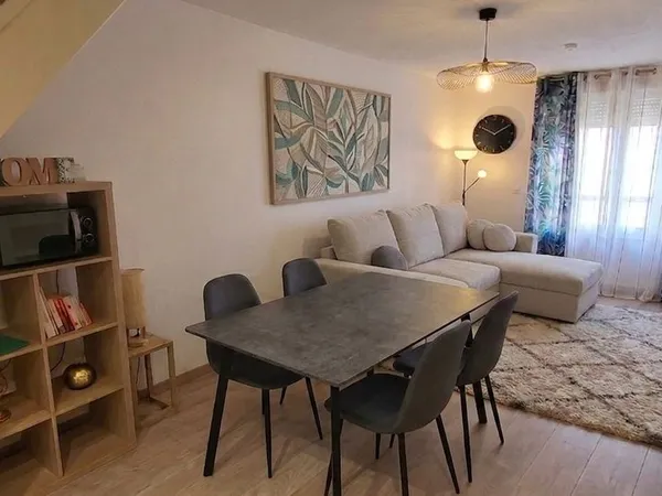 Location maison de ville 2 chambre + garage 25m2
