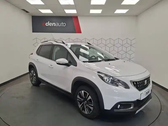 Peugeot 2008 1.2 puretech 110ch s&amp;s bvm5 — photo 13
