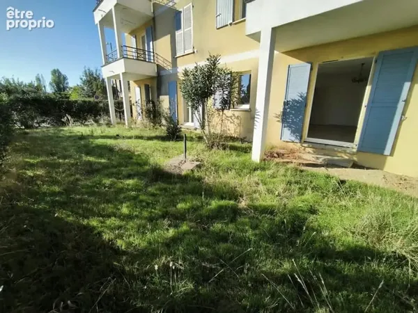 Appartement T4 de 77,30 m2 avec jardin privatif de 108 m2, garage et parking
