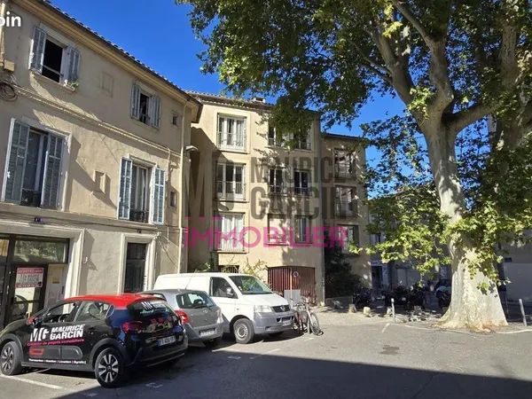 Local commercial 73 m² Avignon