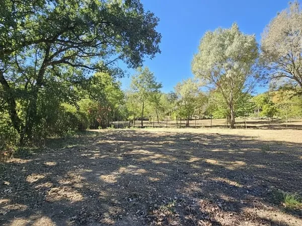 Labège -Beau terrain au sein d'un environnement arboré