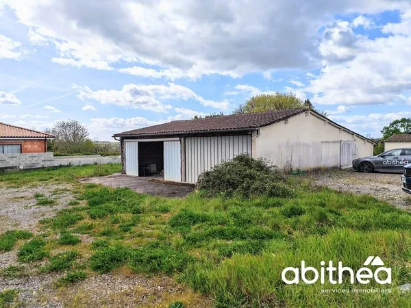 Bâtiment en pierre à fort potentiel sur la commune de Vérac