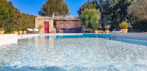 Maison 10 pièces 300 m²