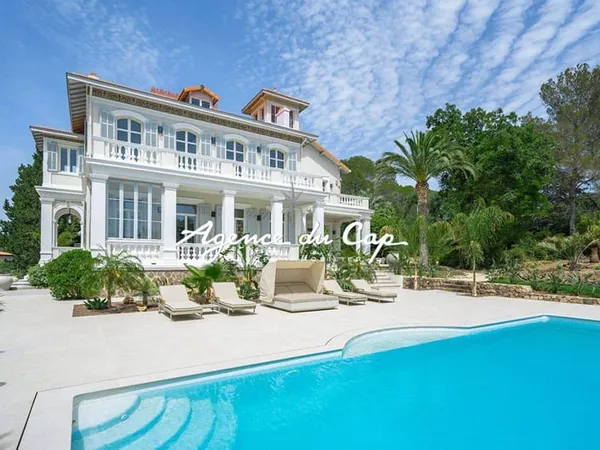 Villa 9 pièces 430 m²