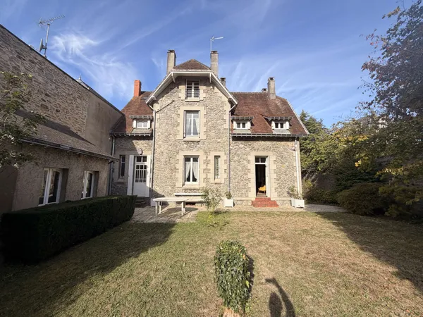 Maison 9 pièces 196 m²