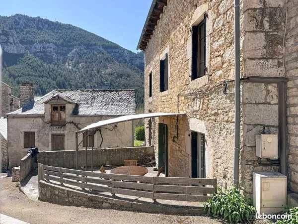 Maison 6 pièces 211 m²
