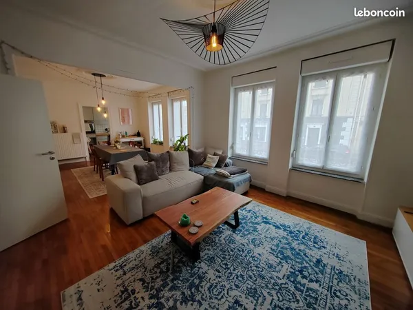 Bel F4 rénové 2 ch jardin parking 81 m²
