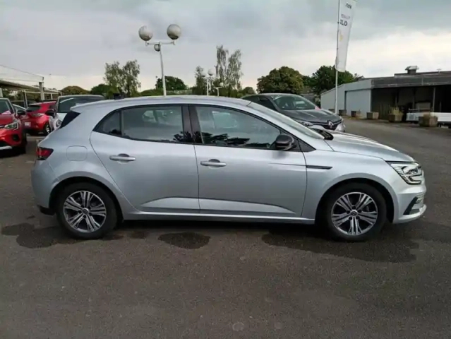 Renault Megane blue dci 115 edc evolution 5p — photo 6
