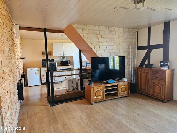 Charmante maison T2 atypique de 39 m² Carrez (55 m² au sol) avec box et stationnement