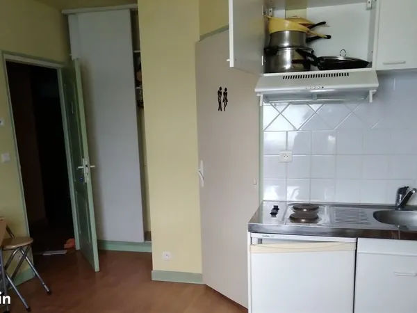 Studio meuble toutes charges comprises