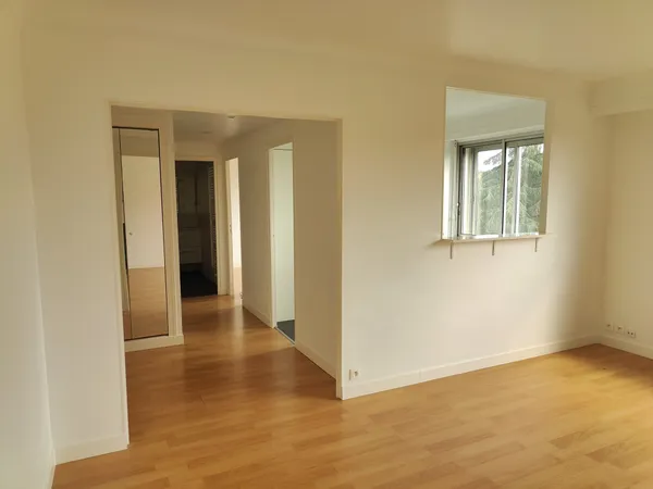 Appartement T2 DERNIER ETAGE - vue sur le parc de Procé