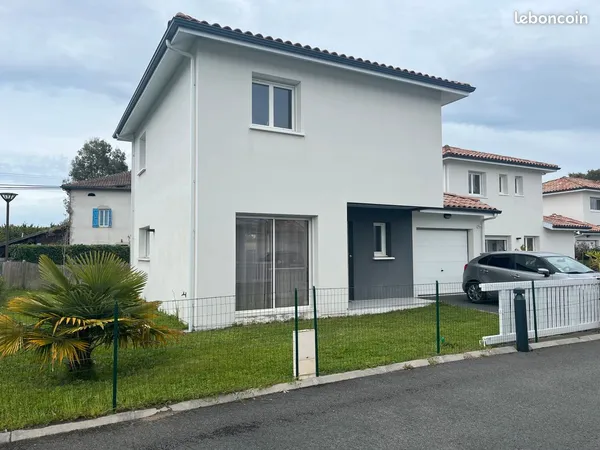 Maison T4 de 80m2 avec garage à l'année location nue
