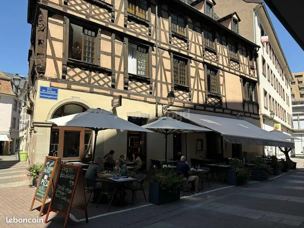 Fonds de commerce 261 m²
