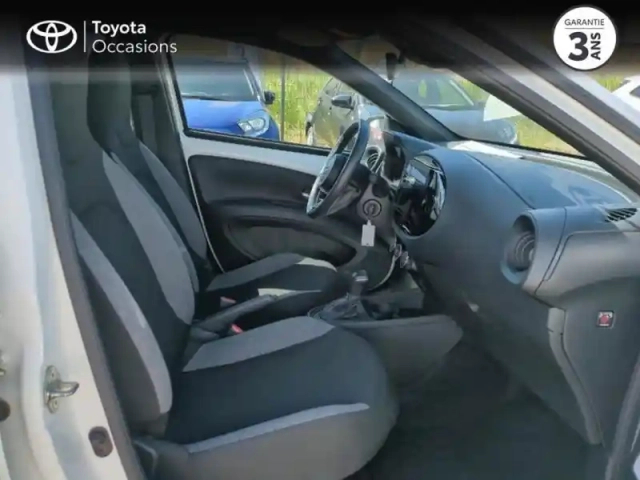 Toyota Aygo x 1.0 vvt-i 72ch dynamic s-cvt my24 — photo 6