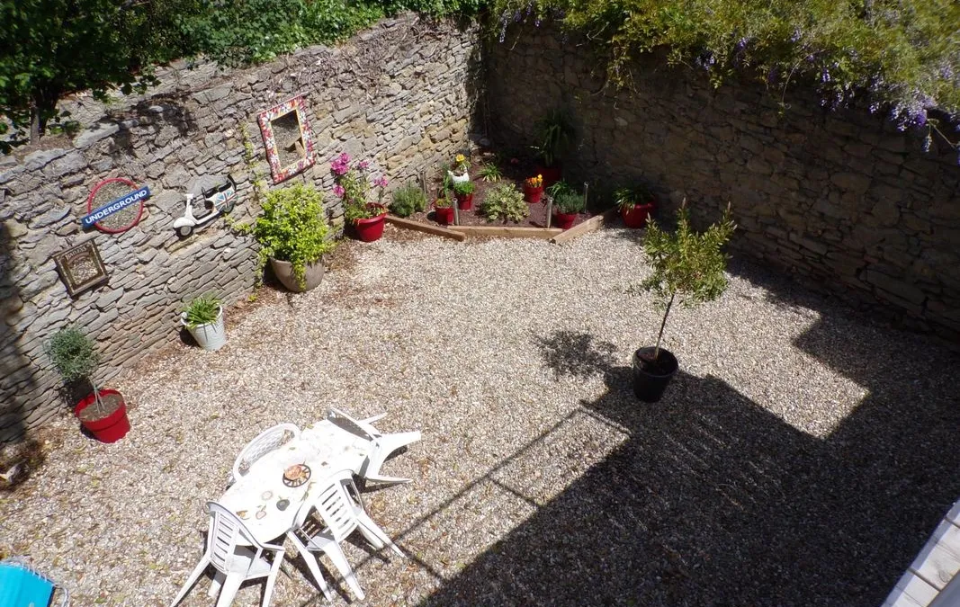 Photo 3
