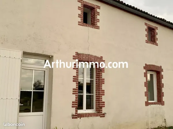 Propriété 167 m² Saint-Pierre-des-Échaubrognes