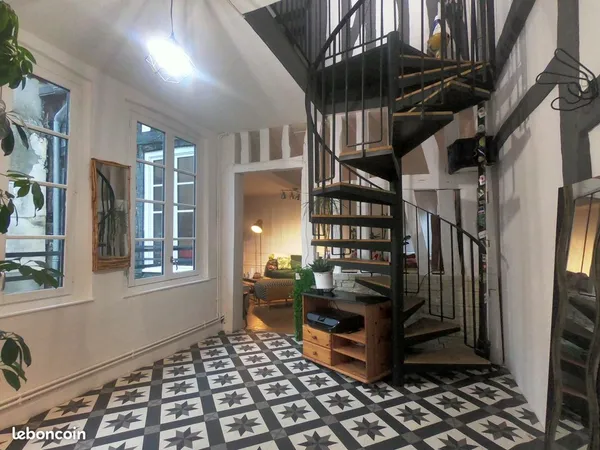 Magnifique Duplex meublé T3 de 71 m² - Hyper-centre (Vieux-Marché), calme et tout équipé