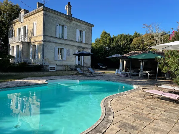 Vends Maison de Maitre XIXème avec dépendances - 8 chambres, 480m², Vayres (33)