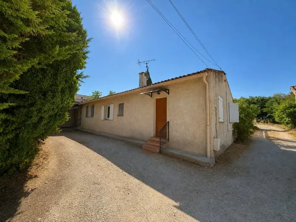Vends maison aux multiples possibilités